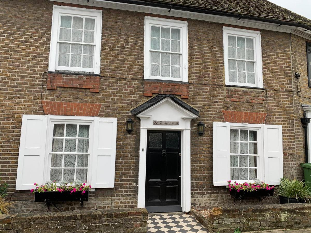 Ye Olde House Villa Shepperton Exteriör bild